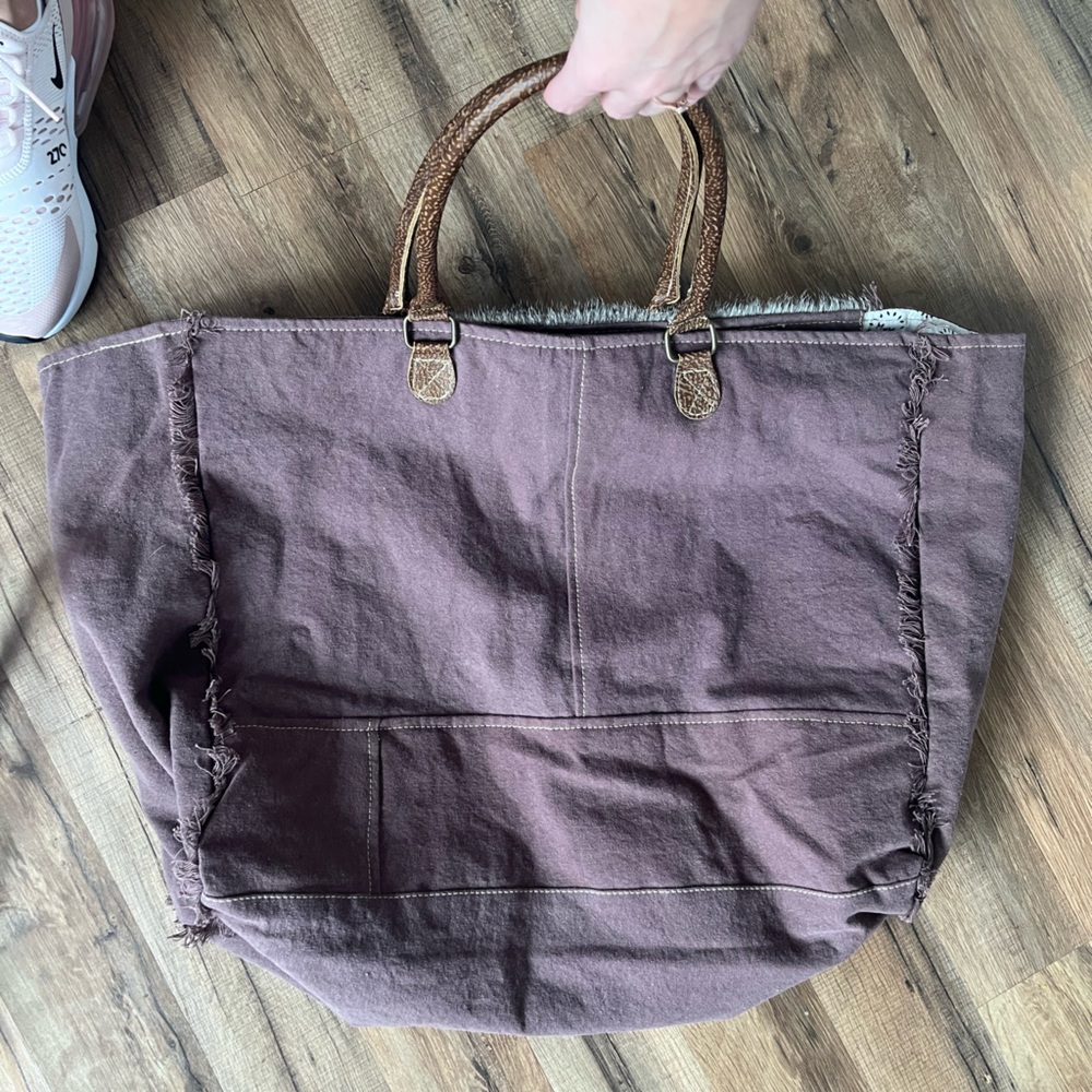 Myra Weekender - Picture 2 of 3